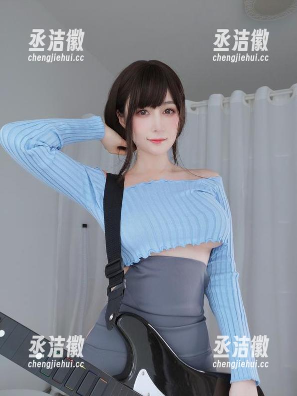 白银81 原图中的白银81和服,效果简直是颠覆我的想象,也许这就是传说中的气质吧?