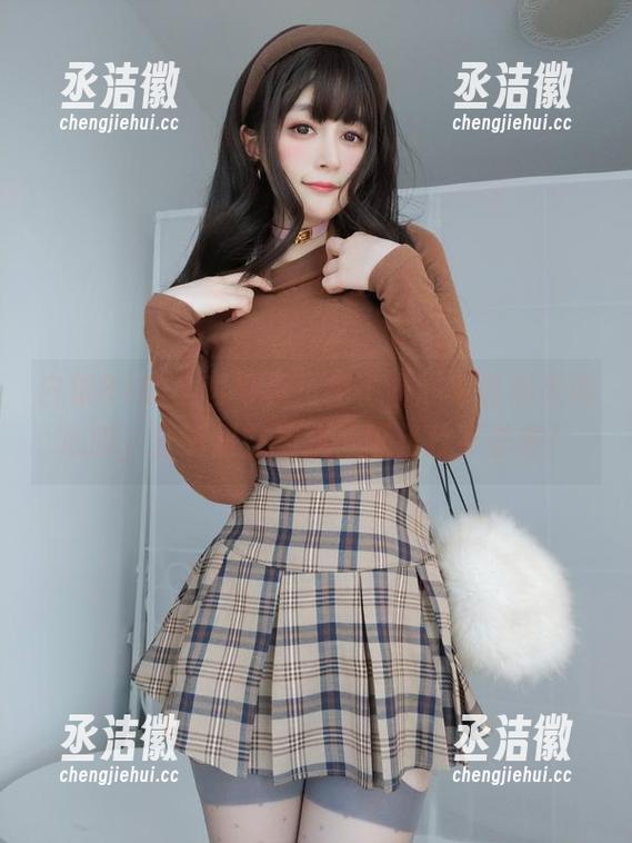 白银81 白银81的全套写真,兔子看起来看起来耍心眼,分明是在撩我,可是我不信哦!