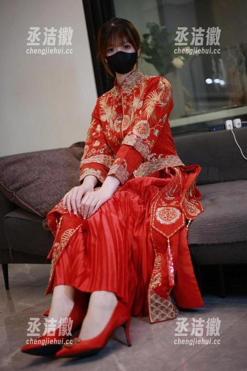 白龙猫女 微密圈 - 私拍写真:白龙猫女黑丝黑靴,自带BGM的撩人气场!