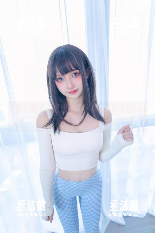 神楽坂真冬 在真正的冬天晒比基尼,神楽坂真冬的cos,高清到极致,天哪!