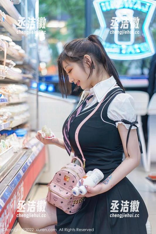秀人网-K8傲娇萌萌Vivian 秀人网 - 少女们的狂欢,K8傲娇萌萌Vivian的美图合集一览无遗