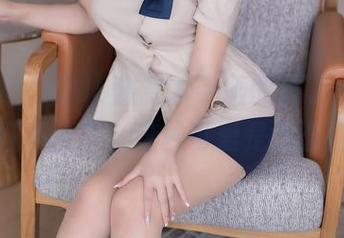 秀人网 – 看UU酱穿水手服的样子，壁纸都快扛不住了，这种可爱是怎么回事？