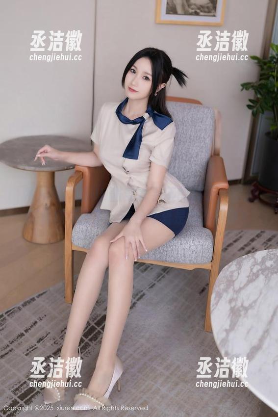 秀人网-UU酱 秀人网 - 看UU酱穿水手服的样子,壁纸都快扛不住了,这种可爱是怎么回事?