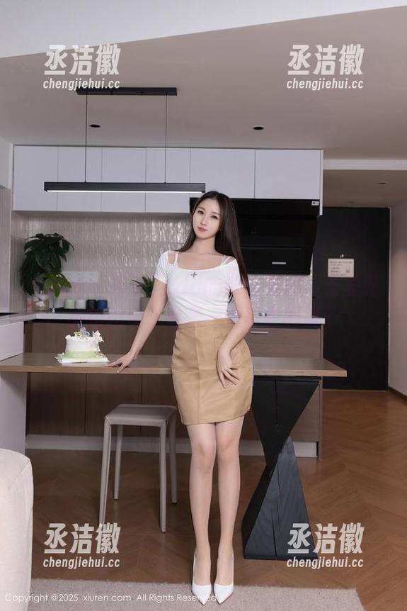 秀人网-杏子Yada 秀人网 - 杏子Yada的独特视角:无圣光旅拍图集,像是一面真实的镜子