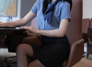 秀人网 – 一封来自林文文的居家图包邀请函：下载后吃起来，心安理得！