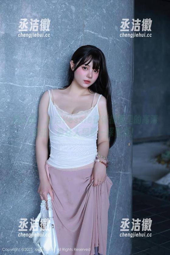秀人网-白洁Bessie 秀人网 - 白洁Bessie在体操服里的高清自拍,真让人想要一探究竟!