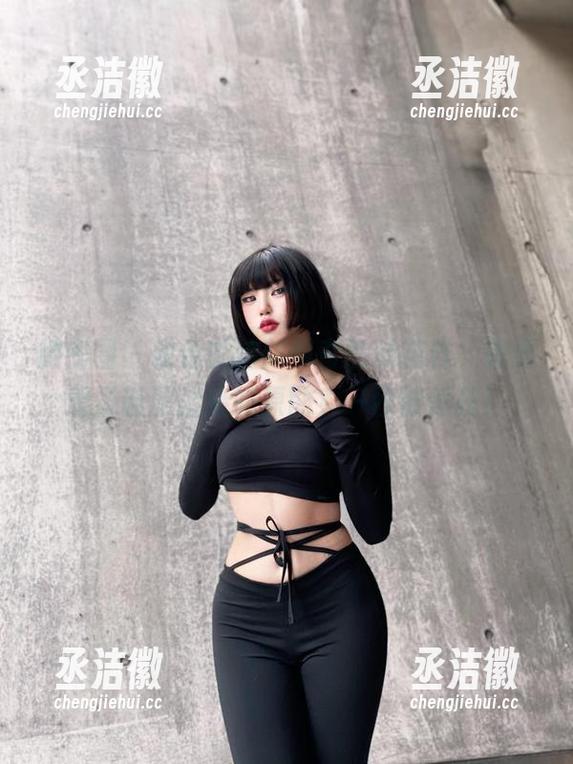 粉色的猪陈佩奇 微密圈 - 粉色的猪陈佩奇的新花样,想要看圣诞服猪猪的原图?一秒被俘获!