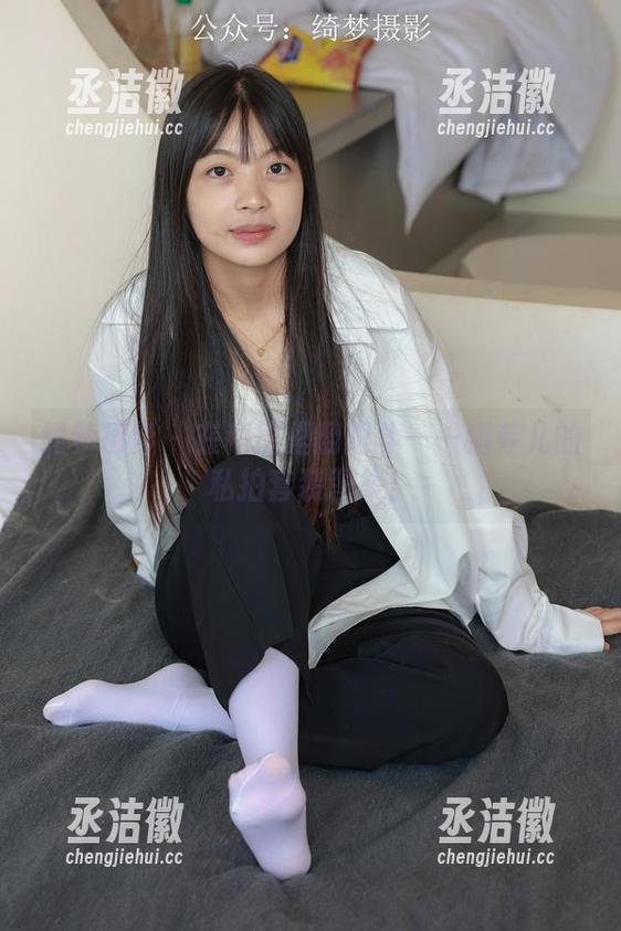 绮梦摄影-稻芽儿 绮梦摄影 - 在稻田里翻跟斗——稻芽儿的私拍套装图集!