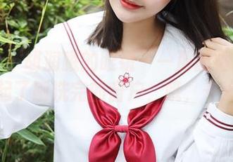 美媛馆 – 胡润曦的眼镜——那副框架让我想起了刚洗完的窗户，哦，干净！