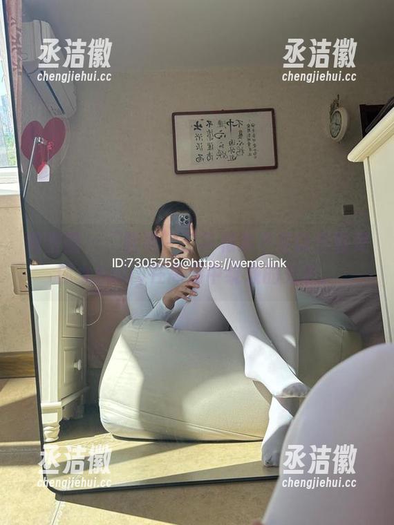 美邵女Baby 微密圈 - “妖艳”二字根本不足以形容美邵女Baby在高清中绽放的光彩。