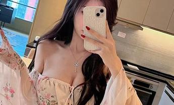 微密圈 – 脸红Dearie的黑色写真，分享隐约的优雅，还有点儿小迷离。