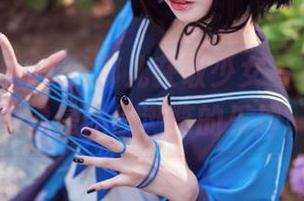 从艾西Aiwest那儿获取少女写真，下载更像是偷偷浏览的乐趣。