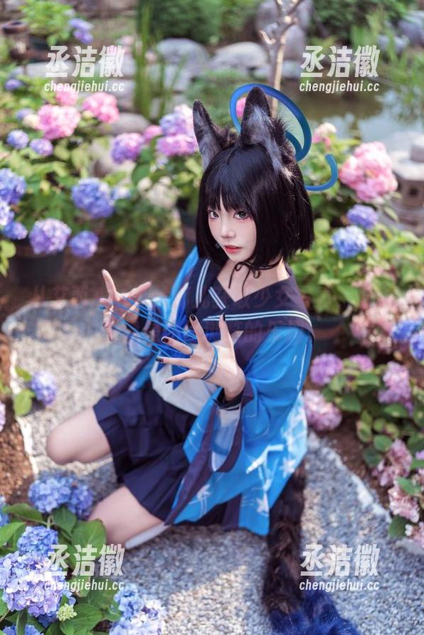 艾西Aiwest 从艾西Aiwest那儿获取少女写真,下载更像是偷偷浏览的乐趣。