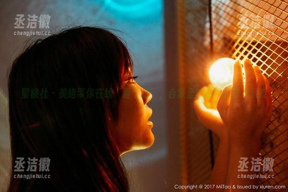 蜜桃社-美绪 蜜桃社 - 美绪带你在线“溜个足”,合集里的脚丫子有点俏皮