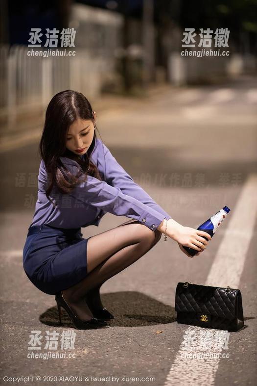 语画界-杨晨晨Yome 语画界 - 杨晨晨Yome的JK作品集,举手动作是重点,果然是靠眼神打天下啊!