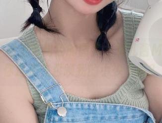又是一组全套粉色的图片，贝儿酱Miki，你这是在召唤我的小少女呢？
