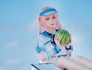 金鱼yui的全套写真，那个吊带好像有自己的小情绪，偷偷又带点放肆。