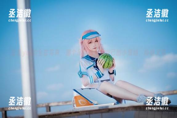 金鱼yui 金鱼yui的全套写真,那个吊带好像有自己的小情绪,偷偷又带点放肆。