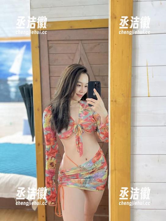 铁锤姐姐 微密圈 - 她是铁锤姐姐,纯白色调的资源,这就来一发?