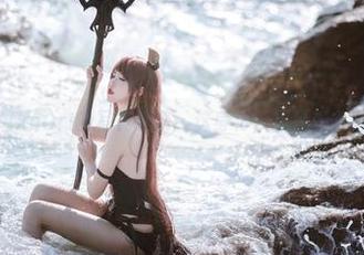 御姐阿薰kaOri的写真合集：这身材，我只想多看两眼！