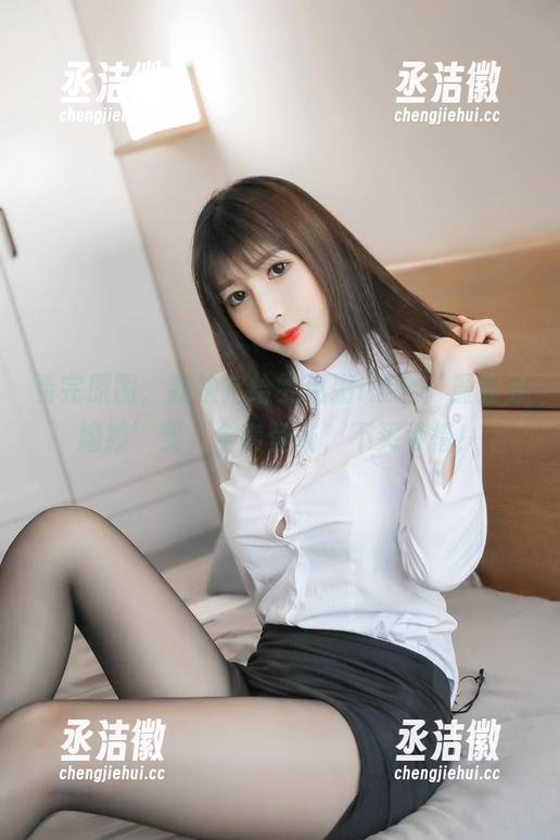 雯粥粥i 看完原图,我决定给雯粥粥i颁个‘最会穿婚纱’奖,全套登场,不买可惜!