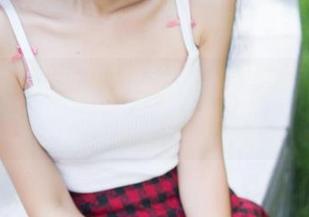 青豆客 – 泳装俏丽，王语纯的美图和我是教同学即兴表演吗？