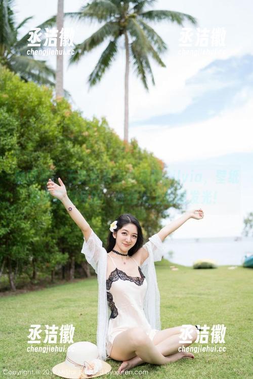 魅妍社-易阳Silvia 魅妍社 - 天使合集里的易阳Silvia,壁纸都是带浮夸的,挂在墙上就能发光!